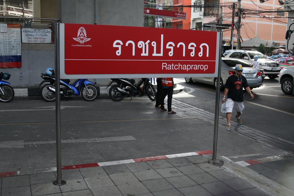 Thai Cat Hostel Bangkok Exteriör bild